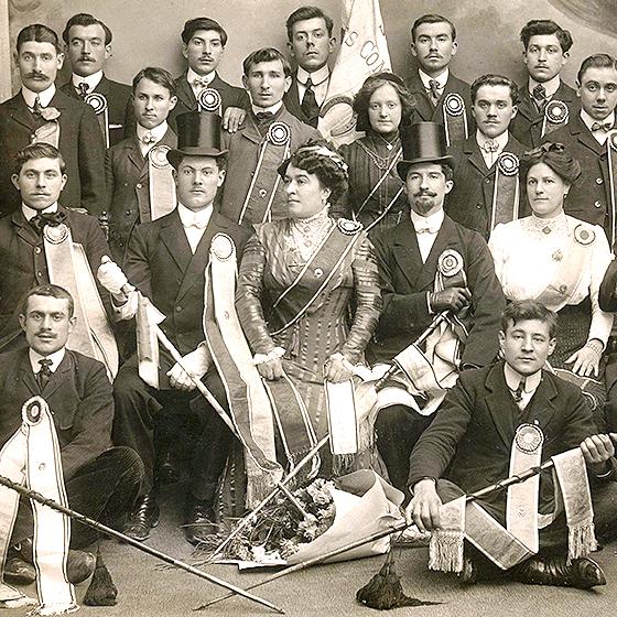 The ‘mère’ of the compagnon farriers of Marseille in 1910